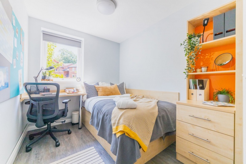 Bright and comfortable Single bedroom at Beech Gardens, Birmingham