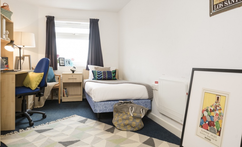 View from Bonhay House Ensuite bedroom, comfy bed, desk, chair & wardrobe, accommodation Exeter