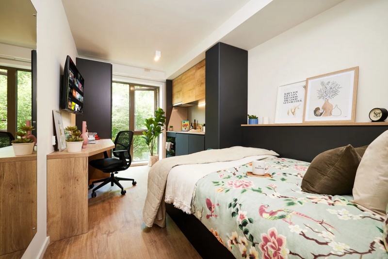 Warwick Cannon Park Coventry room