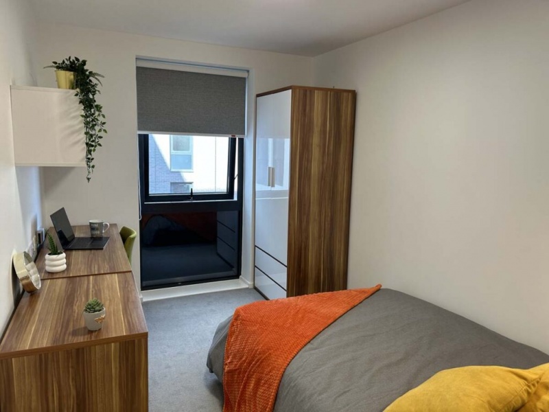 Nebula Sheffield Ensuite