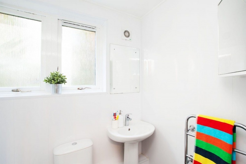 Shared Flat Bathroom